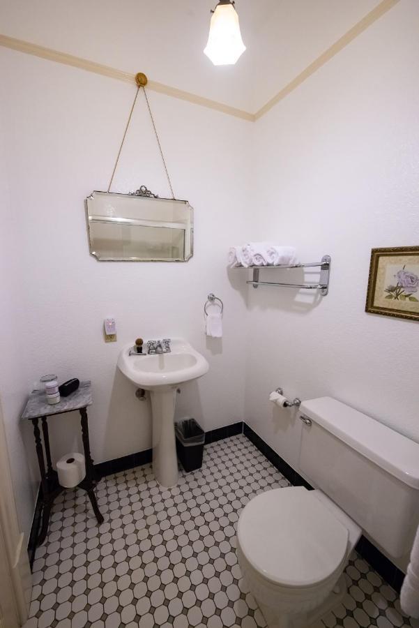 The Continental Inn Tomales المظهر الخارجي الصورة